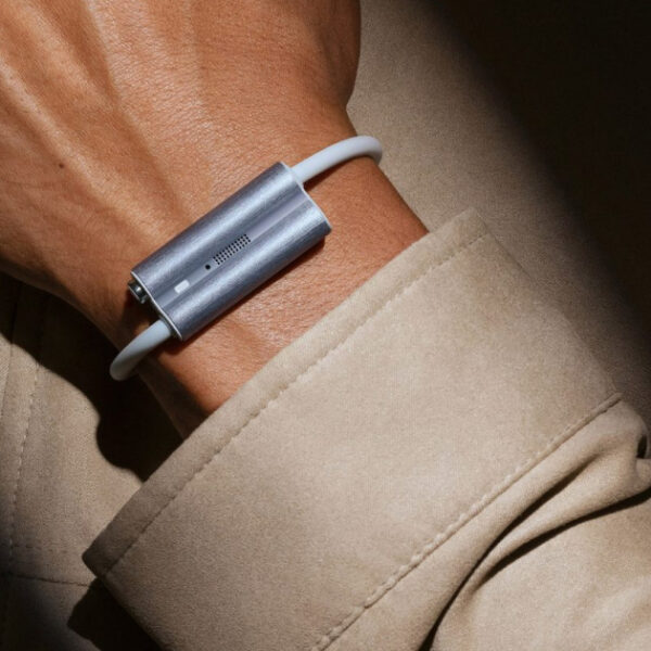 Fitbit презентував браслет, що піклується про здоров’я вашої родини