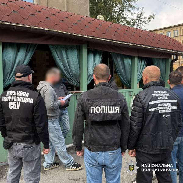 Харків'янин за $3000 продавав фейкові дозволи на проживання: викрито шахрая 9