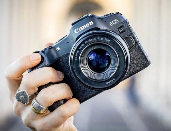Canon EOS R8 Mark II: розкрито ціну та характеристики ретро-камери