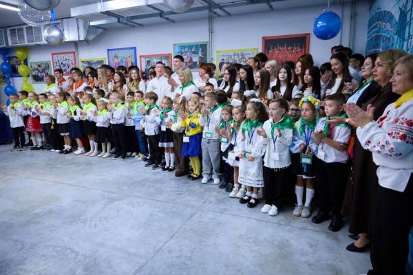 Харків відчинив двері новітньої підземної школи: перші учні вже за партами 18 Харків відчинив двері новітньої підземної школи: перші учні вже за партами 18