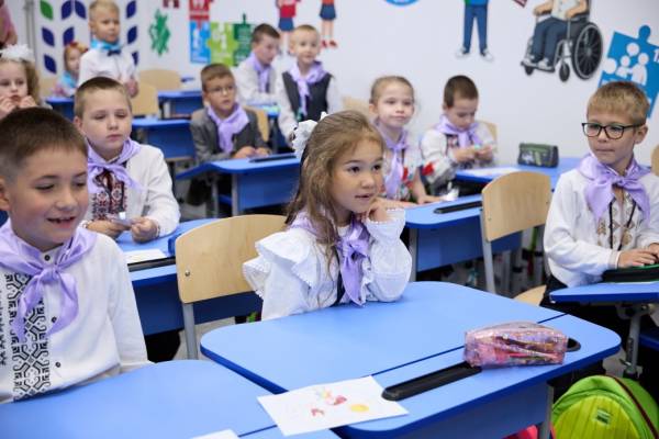 Харків відчинив двері новітньої підземної школи: перші учні вже за партами 15 Харків відчинив двері новітньої підземної школи: перші учні вже за партами 15