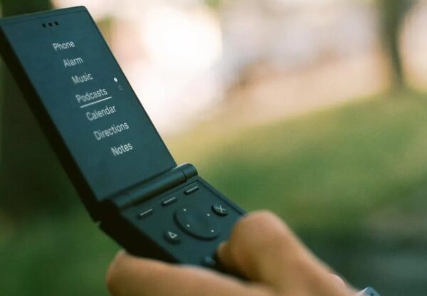 Nokia 2660 Flip проти Light Flip 5G: Обираємо найкращий кнопковий телефон 2026 року
