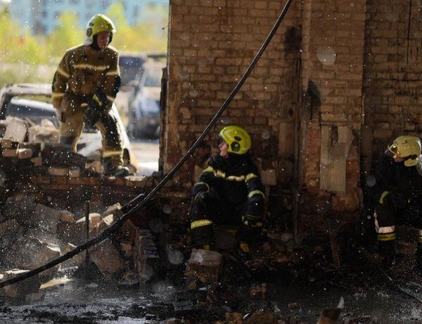 Ракетний удар по Києву: 5 загиблих, масштабні руйнування — фото наслідків