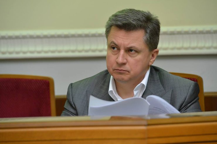 Розкриваємо статки Азарова: що насправді належить екс-прем'єру та його нащадку 4