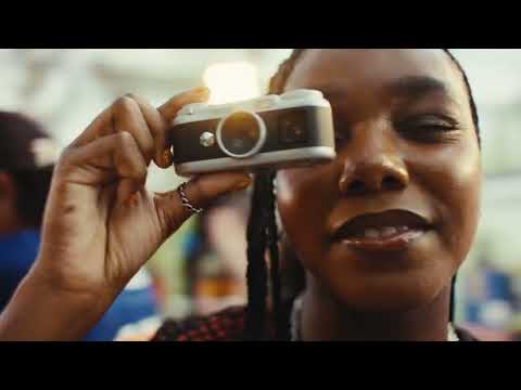 Fujifilm Instax Pal 2: Компактна камера з ретро-дизайном, що вражає можливостями
