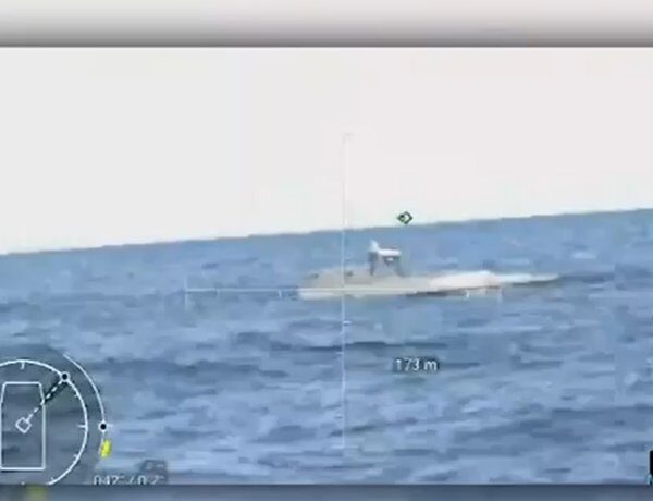 Морські дрони Sargan-3000 знищили російський корабель: вражаюче відео бою