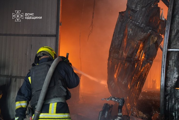 Знищено склад EVA на Одещині: наслідки ворожого удару (фото) 10