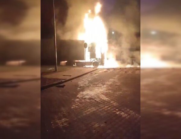 Розпочалася пожежа на АЗС біля кордону: палають вантажівки в Ягодині