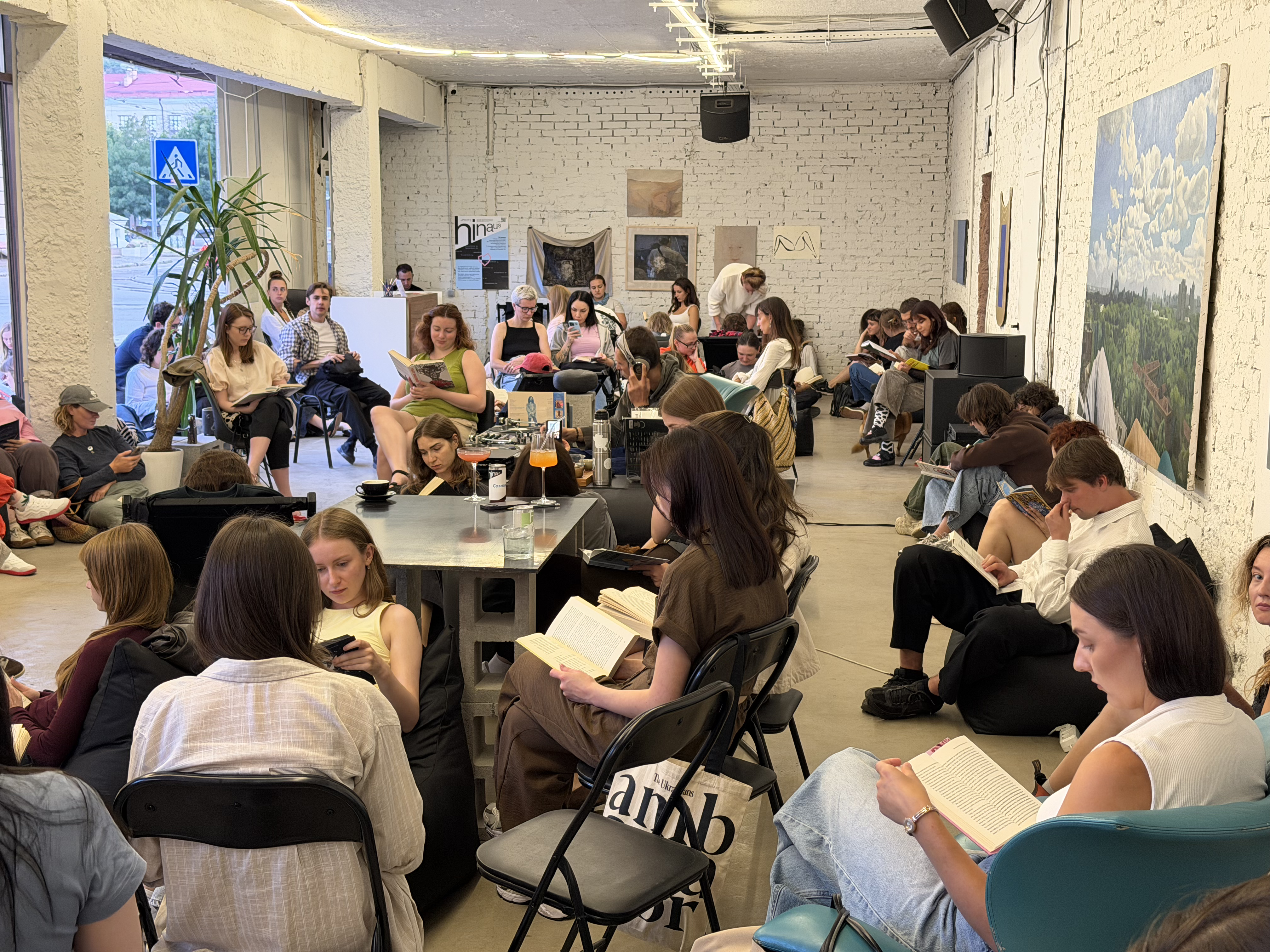 КПІ запалить "книжковий рейв": читання під музику та спільний маніфест 13