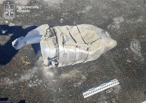 Харківський ТЦ палає: Росія вдарила потужним дроном "Герань-4" 13 Харківський ТЦ палає: Росія вдарила потужним дроном "Герань-4" 13