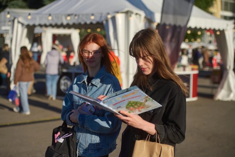 Київ відкриває "Дні Книжкової країни": свято літератури відбудеться попри перенесення фестивалю 3