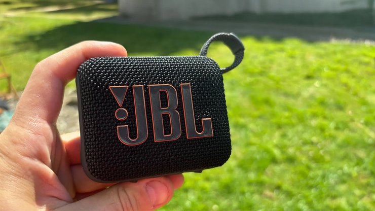 Відкрий звук майбутнього: 3 бюджетні Bluetooth-колонки 2026 року до 3000 грн, які тебе вразять 4