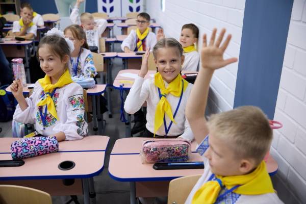 Харків відчинив двері новітньої підземної школи: перші учні вже за партами 16 Харків відчинив двері новітньої підземної школи: перші учні вже за партами 16