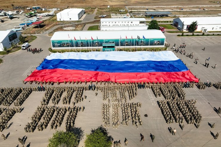 Зарниця" на окупованих територіях: Росія готує дітей до війни 12 Зарниця" на окупованих територіях: Росія готує дітей до війни 12