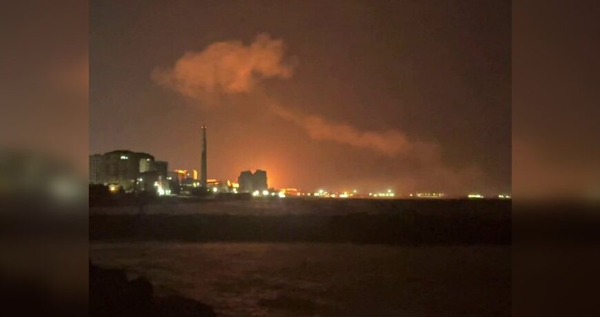 Головна 85 Вибухи в Махачкалі: дрони атакували порт, дим від пожежі видно здалеку