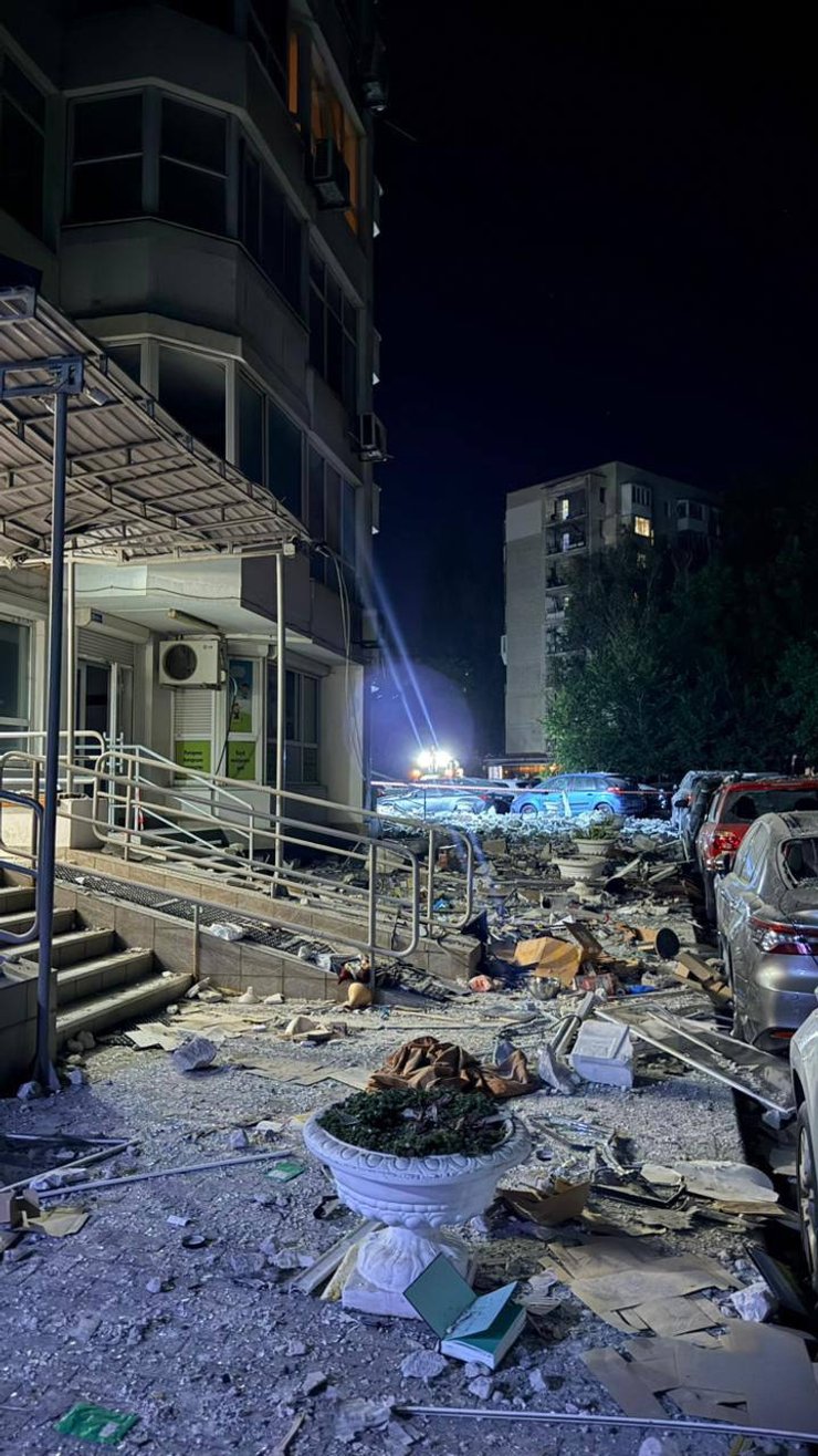 Одеса 2 вересня: рашистські ракети влучили у житлові будинки та школи, є поранені 6 Одеса 2 вересня: рашистські ракети влучили у житлові будинки та школи, є поранені 6