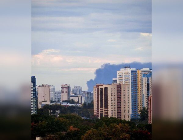 Блискавична атака дронів: Куйбишевський НПЗ палає другий день поспіль