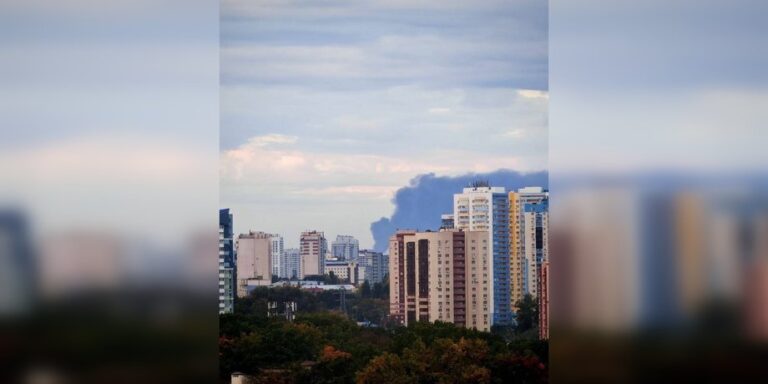 Блискавична атака дронів: Куйбишевський НПЗ палає другий день поспіль 18
