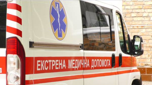 Харків: торговельний центр спалахнув після атаки дрона, є поранена 4
