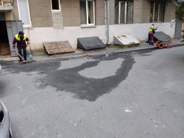 Комунальники Харкова відновлюють місто після нічної атаки 4