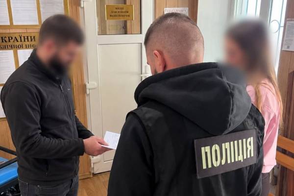 Харків’янин вигадав хитрий план: підроблене посвідчення поліцейського не врятувало від патрульних