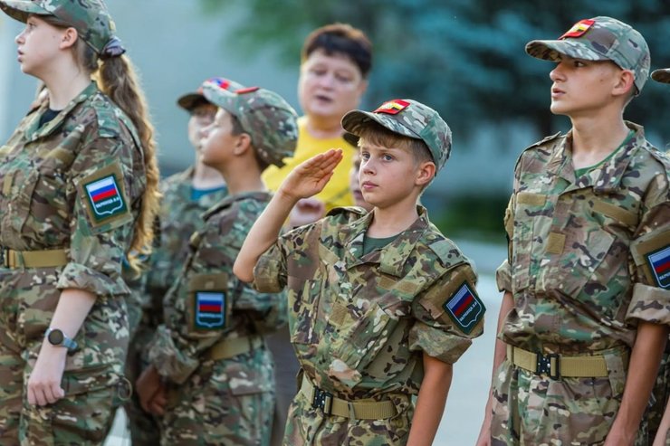 Зарниця" на окупованих територіях: Росія готує дітей до війни 15 Зарниця" на окупованих територіях: Росія готує дітей до війни 15