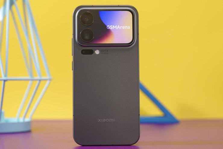 Xiaomi 18 Pro Max: Батарея на 8500 мА·год запалює у тесті продуктивності 4