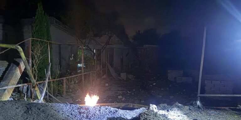 Росіяни атакували Конотоп: влучили у дитсадок, лікарні та житлові будинки 4 Росіяни атакували Конотоп: влучили у дитсадок, лікарні та житлові будинки 4