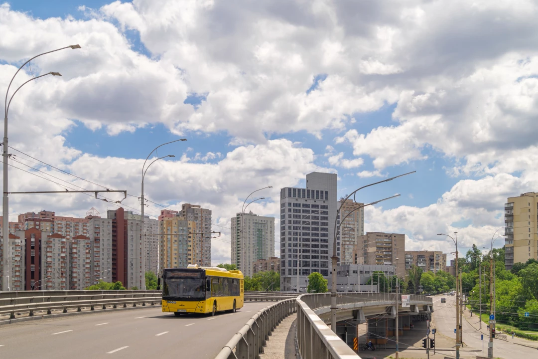 Київ запускає нічні автобуси: дізнайтеся, як дістатися під час комендантської години 4 Київ запускає нічні автобуси: дізнайтеся, як дістатися під час комендантської години 4