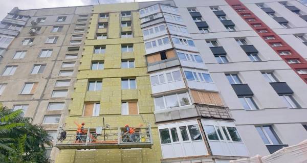 Відновлення вулиці Бучми: харківський будинок знову оживає після обстрілів 11 Відновлення вулиці Бучми: харківський будинок знову оживає після обстрілів 11