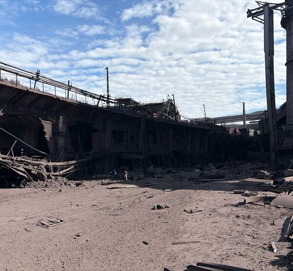 Загроза з неба: “Каметсталь” призупиняє діяльність через балістичну атаку