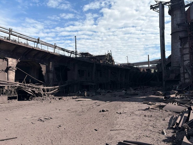 Загроза з неба: "Каметсталь" призупиняє діяльність через балістичну атаку 3 Загроза з неба: "Каметсталь" призупиняє діяльність через балістичну атаку 3