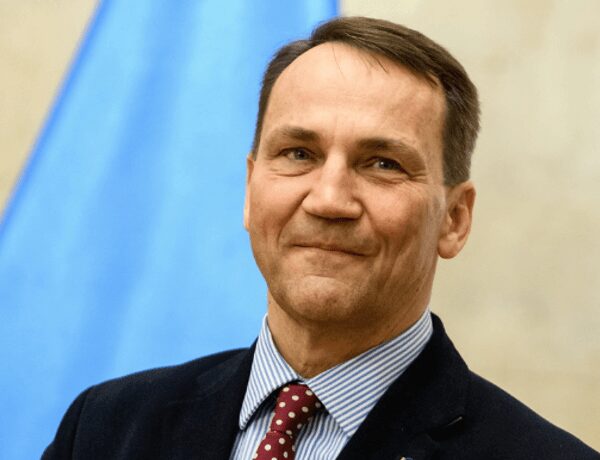 Головна 108 Польща легко здолає Росію: шокуючий прогноз Сікорського