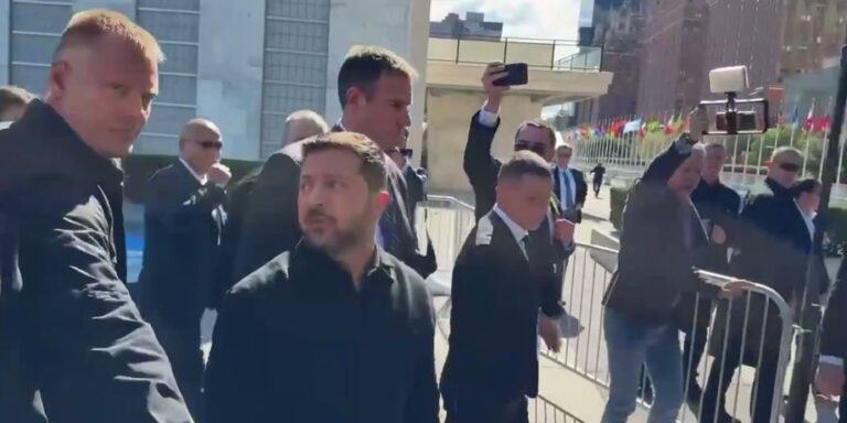 Зеленський "ракетою" відмовив пропагандисту РФ щодо візиту до Москви 5 Зеленський "ракетою" відмовив пропагандисту РФ щодо візиту до Москви 5