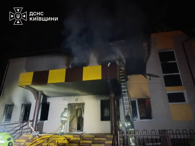 Російські удари: Зруйновано ліцей на Київщині, пошкоджено дитячий садок у столиці 8 Російські удари: Зруйновано ліцей на Київщині, пошкоджено дитячий садок у столиці 8
