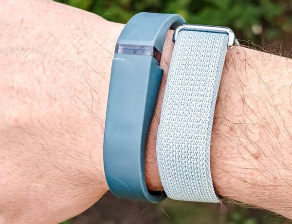 Fitbit Air 2026 проти Fitbit Flex 2013: як змінились фітнес-трекери за 13 років (фото)