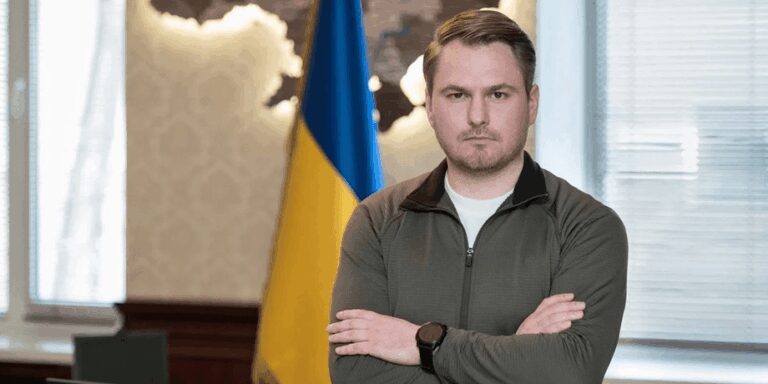 Де ексгенпрокурор Руслан Кравченко: з'ясовуємо, чому він досі за кордоном 17 Де ексгенпрокурор Руслан Кравченко: з'ясовуємо, чому він досі за кордоном 17