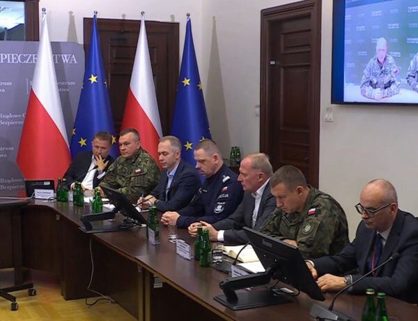 Головна 115 Туск скликає брифінг: Україна та Польща обговорюють безпекові виклики після…