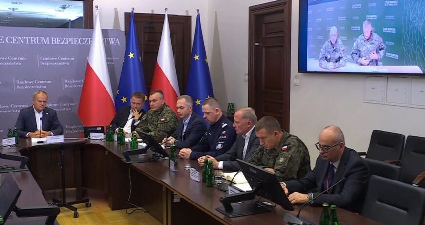 Головна 136 Туск скликає брифінг: Україна та Польща обговорюють безпекові виклики після атаки дронів