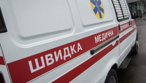 Дрон атакував околиці автосалону в Харкові: є поранена