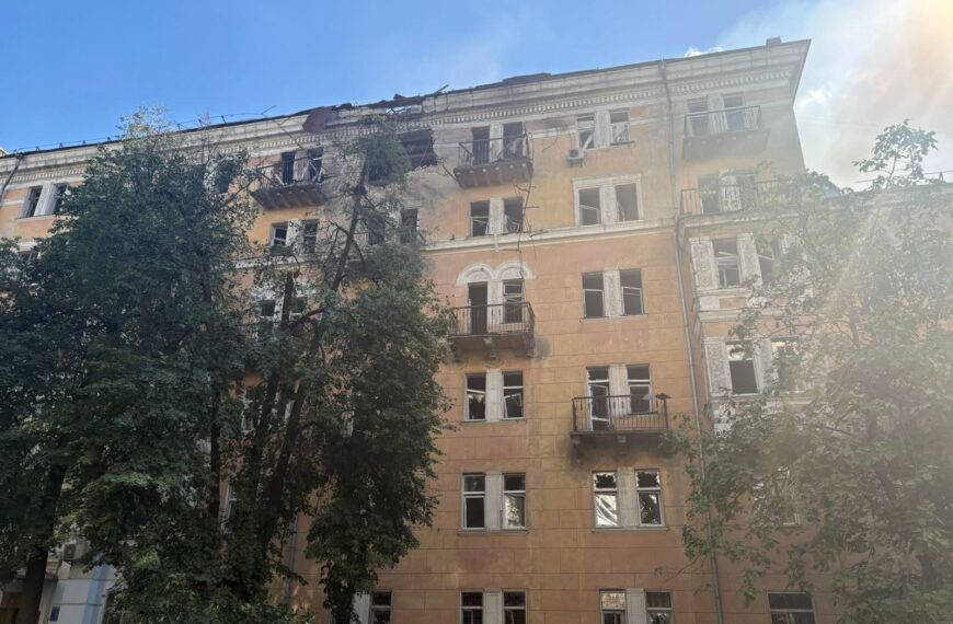 Головна 146 Київ: Росія атакувала університет дроном, є постраждалі