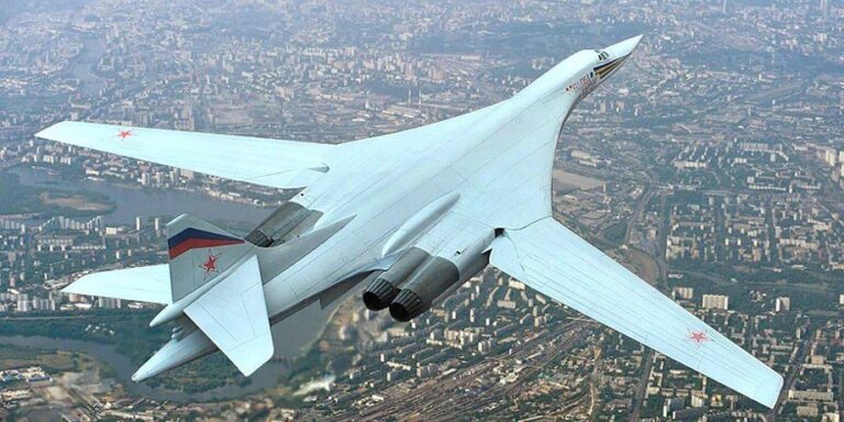 Україна під прицілом: чотири Ту-160 готові нести смерть з повітря 16
