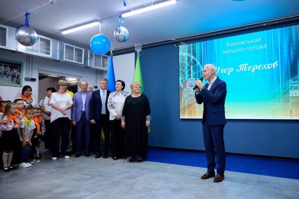 Харків відчинив двері новітньої підземної школи: перші учні вже за партами 19 Харків відчинив двері новітньої підземної школи: перші учні вже за партами 19