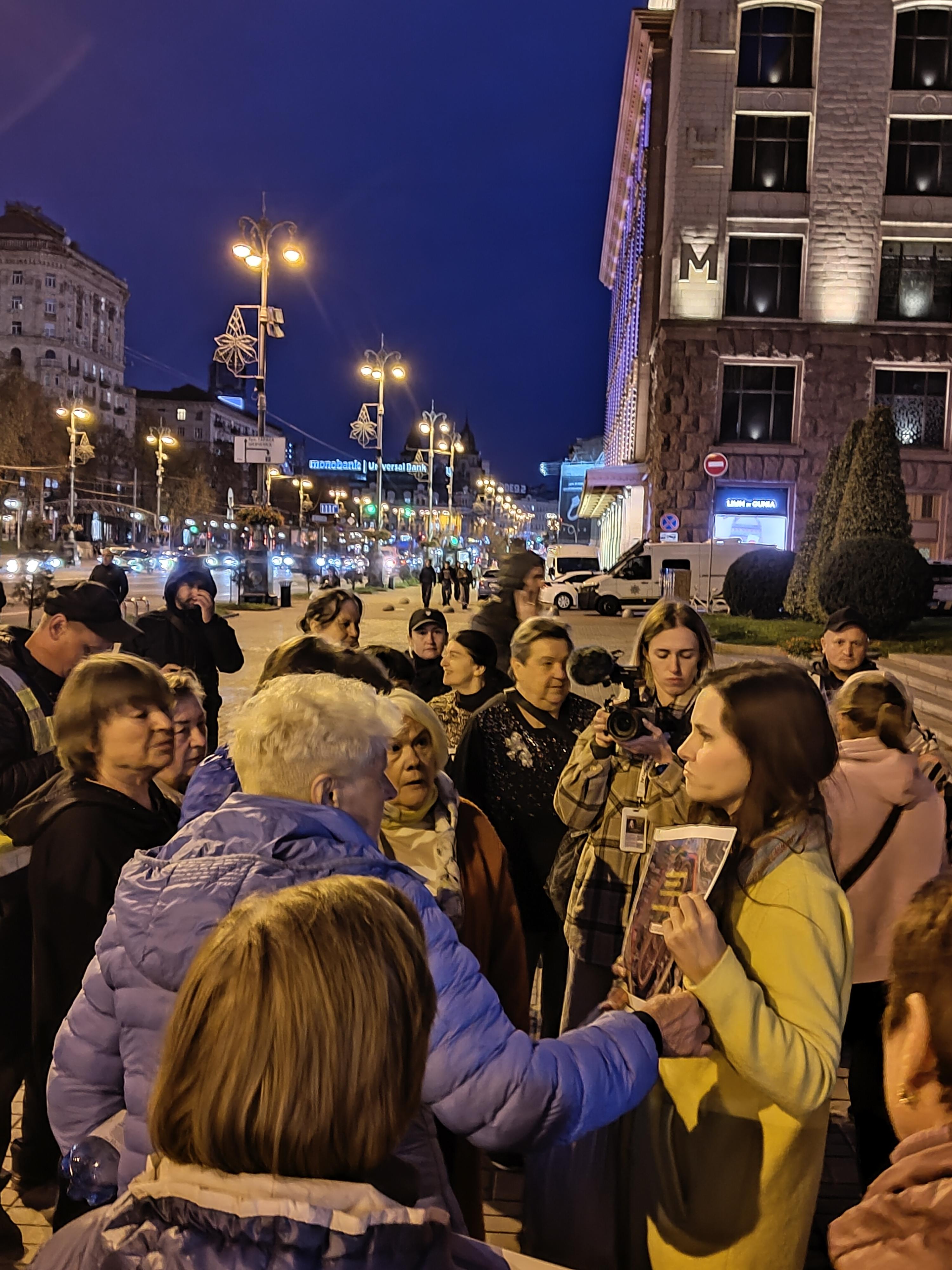 Кияни вимагають зберегти ліс на Теремках та завершити будівництво теплотраси: подвійний протест біля КМДА 16 Кияни вимагають зберегти ліс на Теремках та завершити будівництво теплотраси: подвійний протест біля КМДА 16