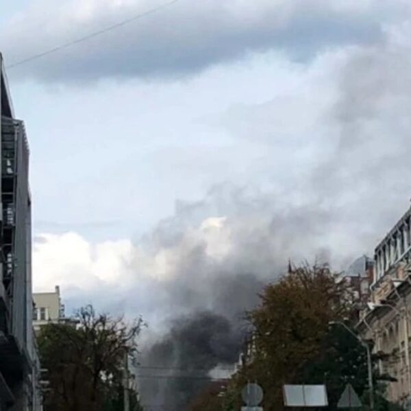 Російський дрон влучив у будівлю СБУ та ресторан у Києві