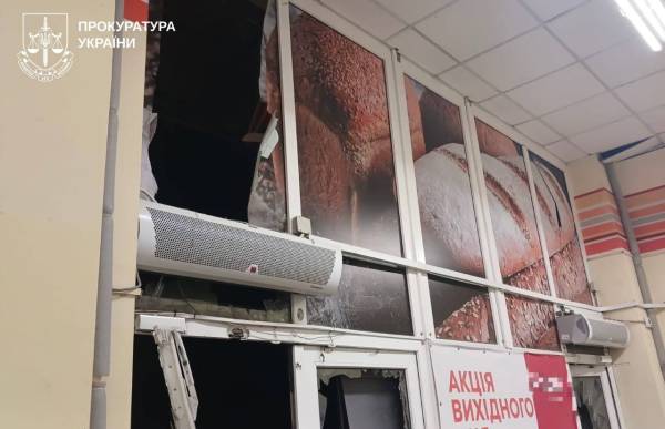 Харків під обстрілами: FPV-дрони атакували місто тричі за вечір, пошкоджено цивільні об'єкти 7 Харків під обстрілами: FPV-дрони атакували місто тричі за вечір, пошкоджено цивільні об'єкти 7