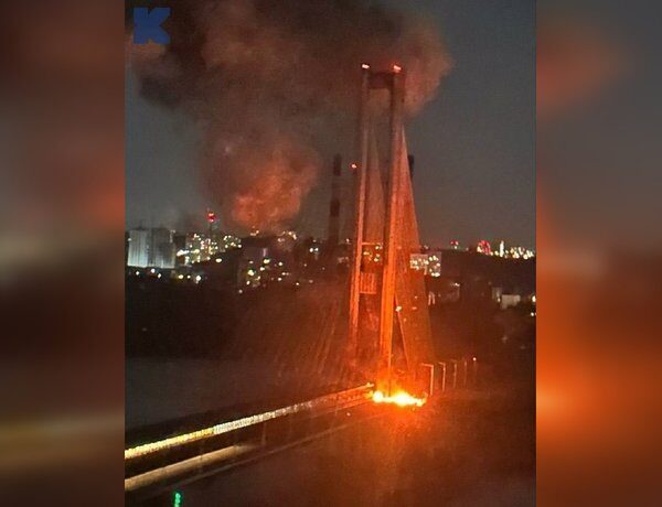 Київ відбиває дронову атаку: Росія вперше завдала масованого удару по Південному мосту