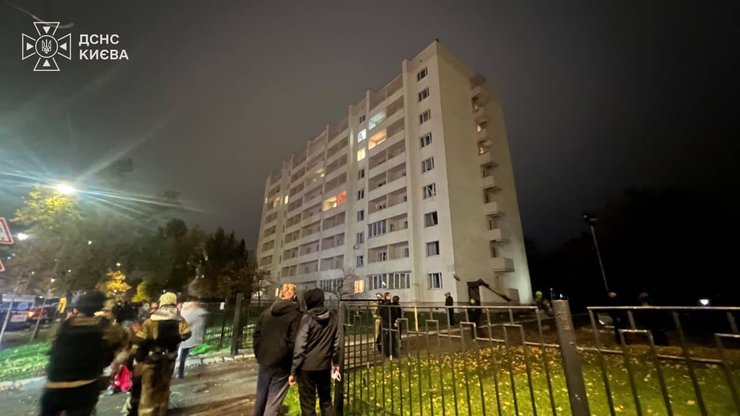 Київ: атака спричинила зростання кількості поранених та екстрені відключення електроенергії 4 Київ: атака спричинила зростання кількості поранених та екстрені відключення електроенергії 4