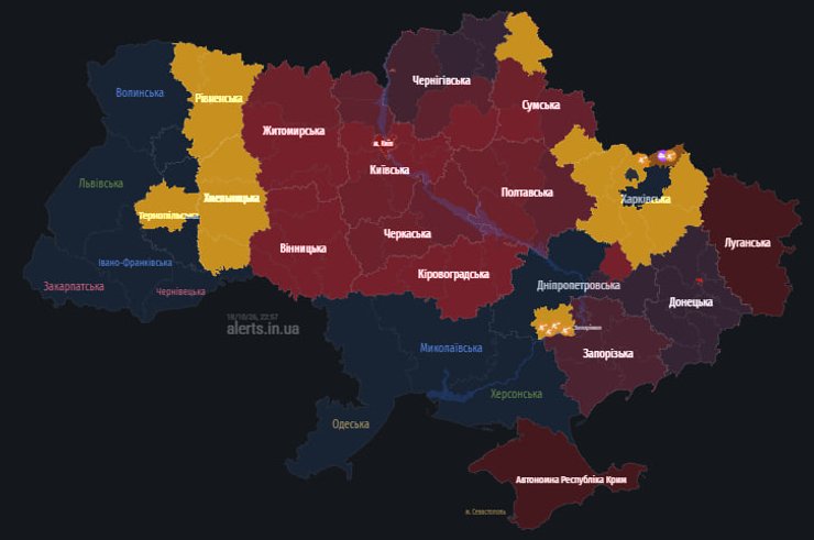 Київ відбиває балістичну атаку: вибухи сколихнули столицю 4 Київ відбиває балістичну атаку: вибухи сколихнули столицю 4