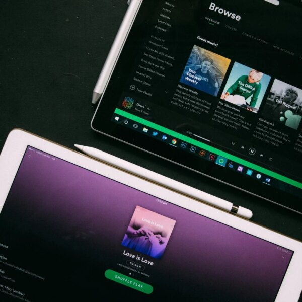 Spotify видаляє мільйони треків, згенерованих ШІ, з рекомендацій